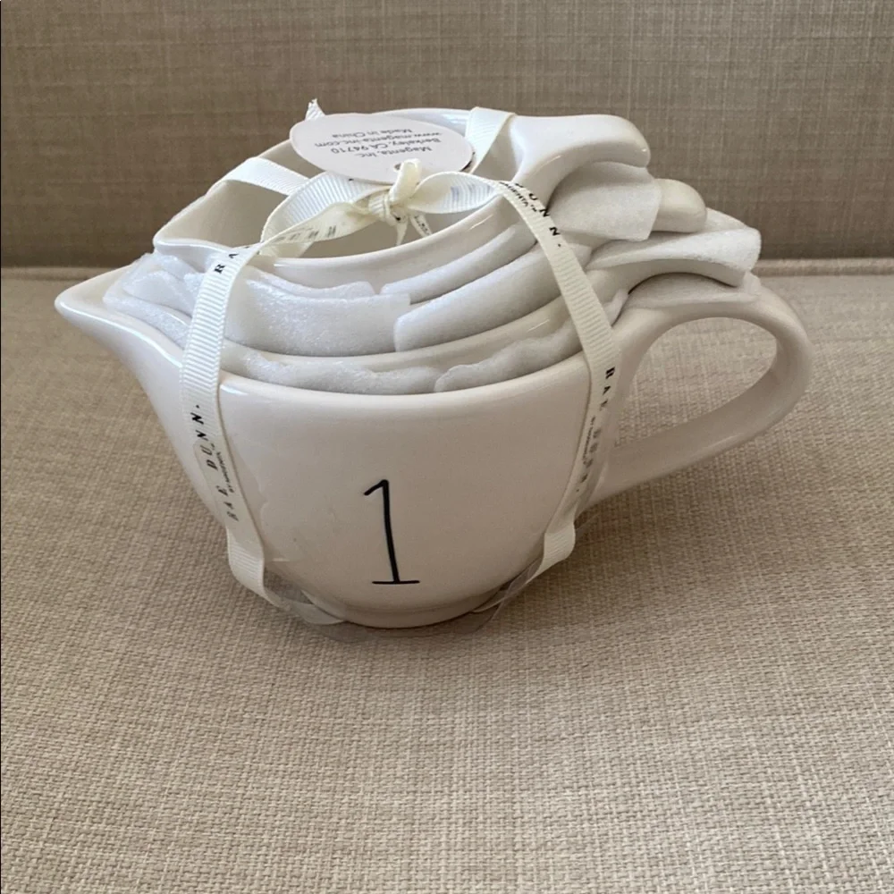 White Measuring Cups Set - Picture 2 of 2